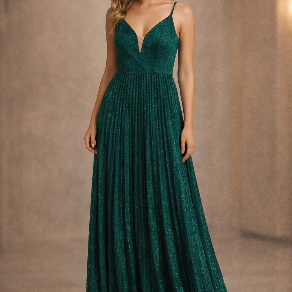 Sparkly Emerald Green Pleated Formal Dress